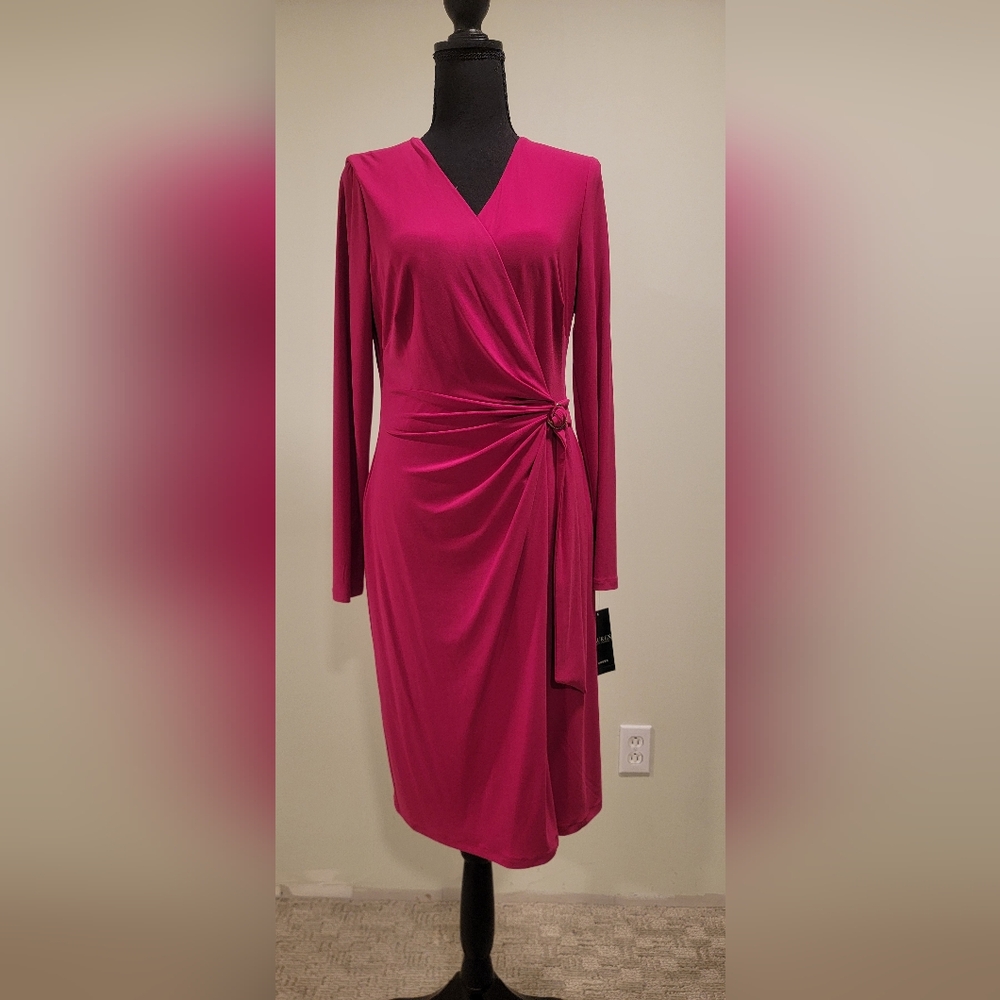 Chic Pink Dress with Elegant Knot Detail